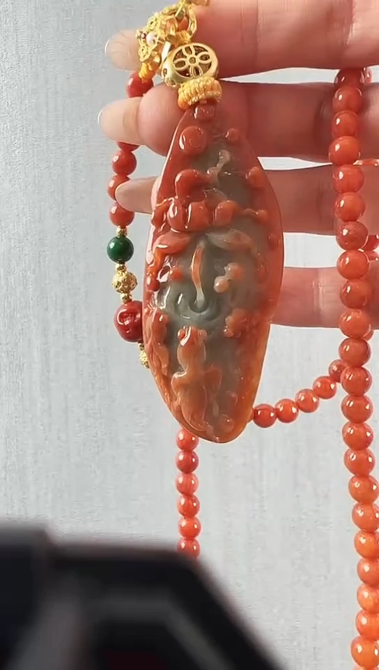 颈饰未镶嵌翡翠荷花鱼