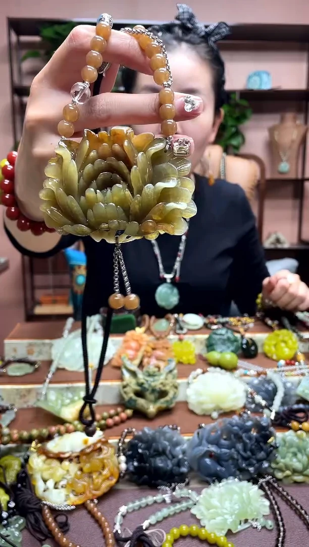未镶嵌岫玉吊坠·