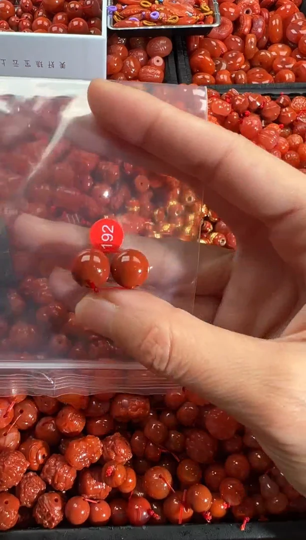 【闪购商品】南红玛瑙颈饰未镶嵌1