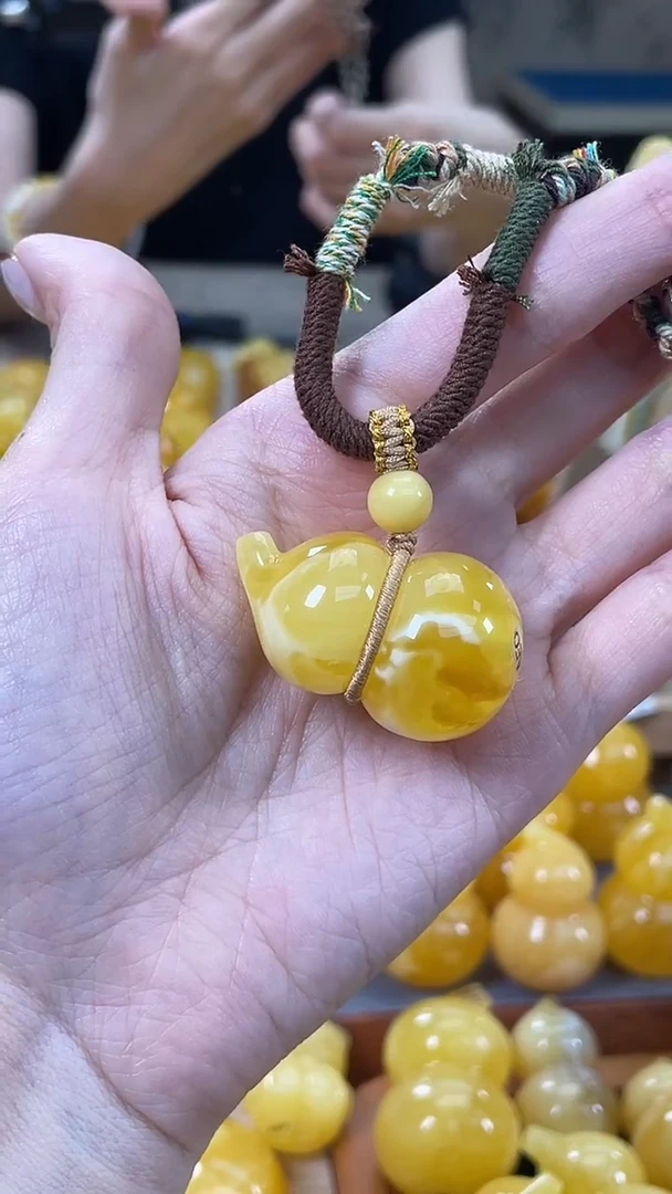 裸石琥珀未镶嵌j97