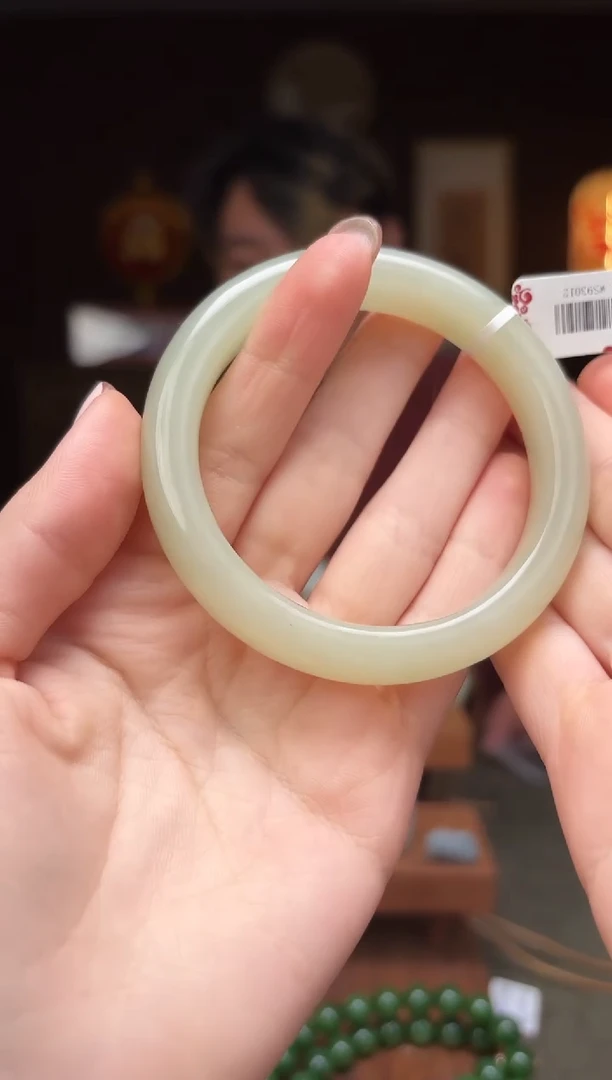 颈饰未镶嵌和田玉yy52  58.7圈口    小内裂