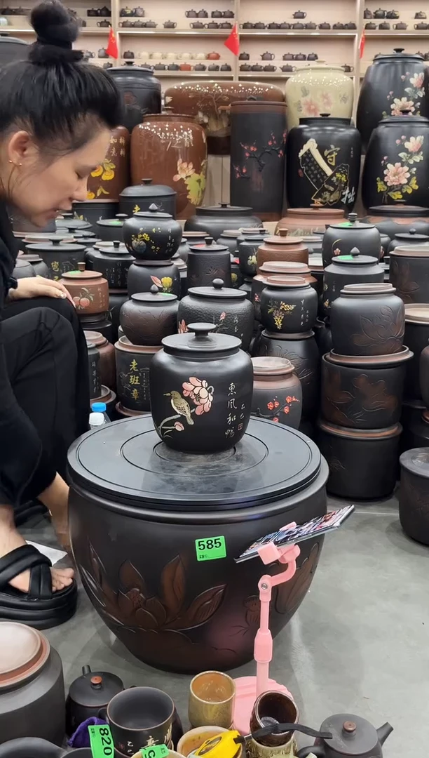 罐瑕疵茶叶罐 冬瓜彩填   589
