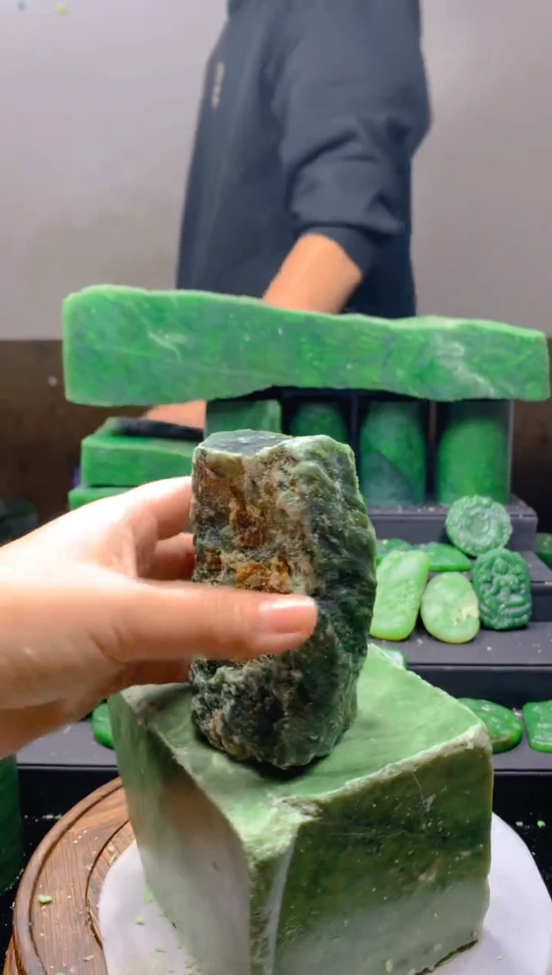 未镶嵌和田玉珠宝半成品1