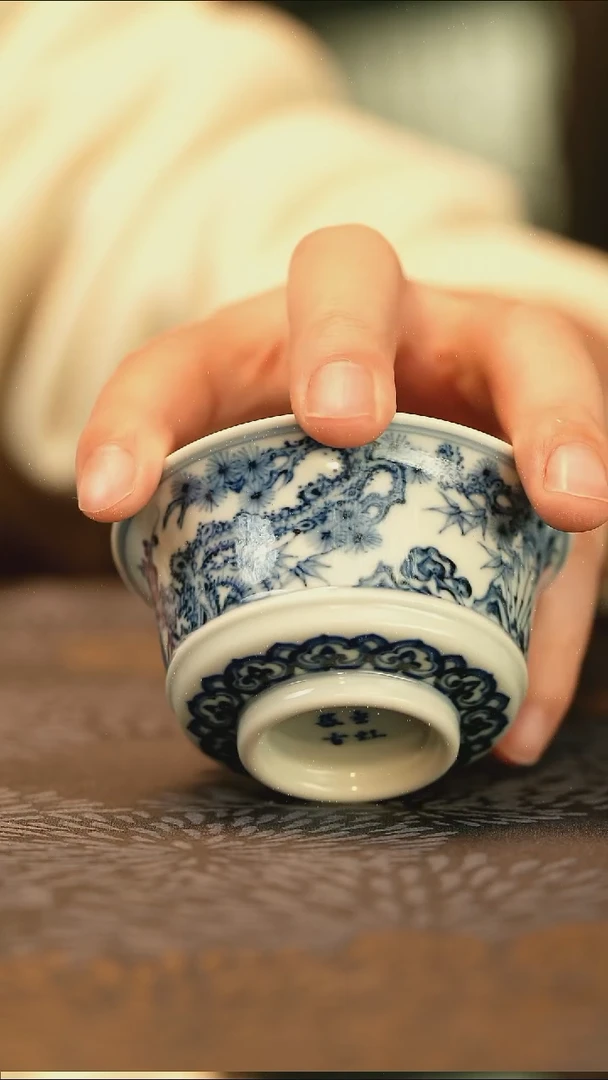 中式仿明青花松竹梅马蹄杯