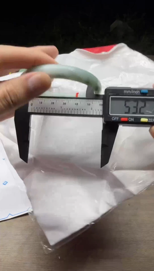 未镶嵌手镯翡翠B32