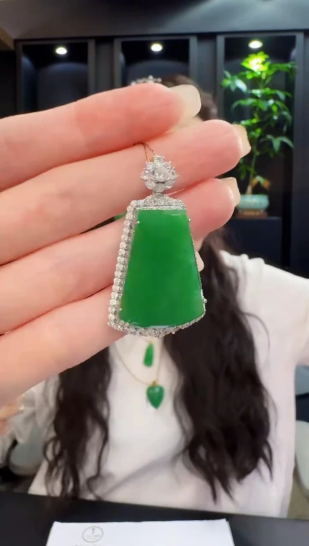 吊坠(不含链)未镶嵌翡翠  缅料A货/支持复检/一件