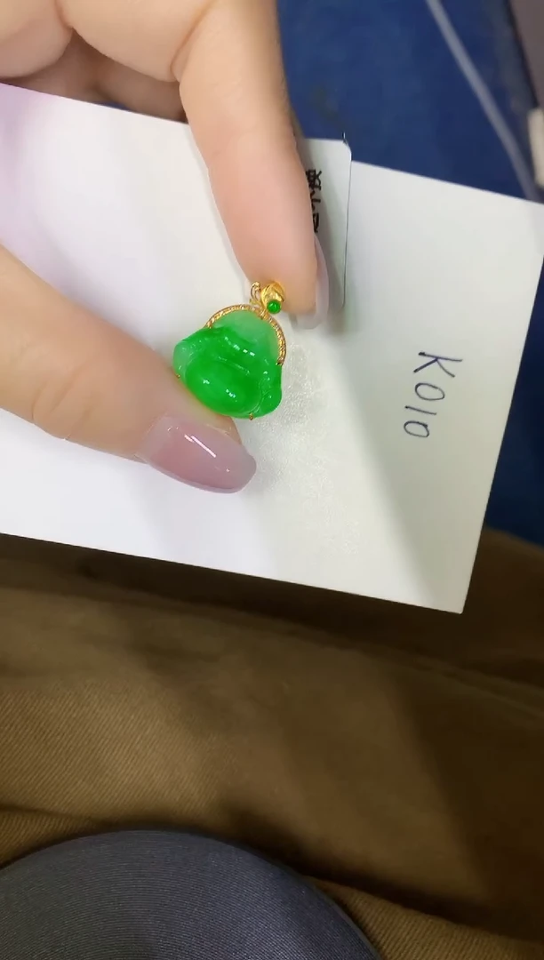 颈饰18K金镶嵌翡翠缅甸天然翡翠A货