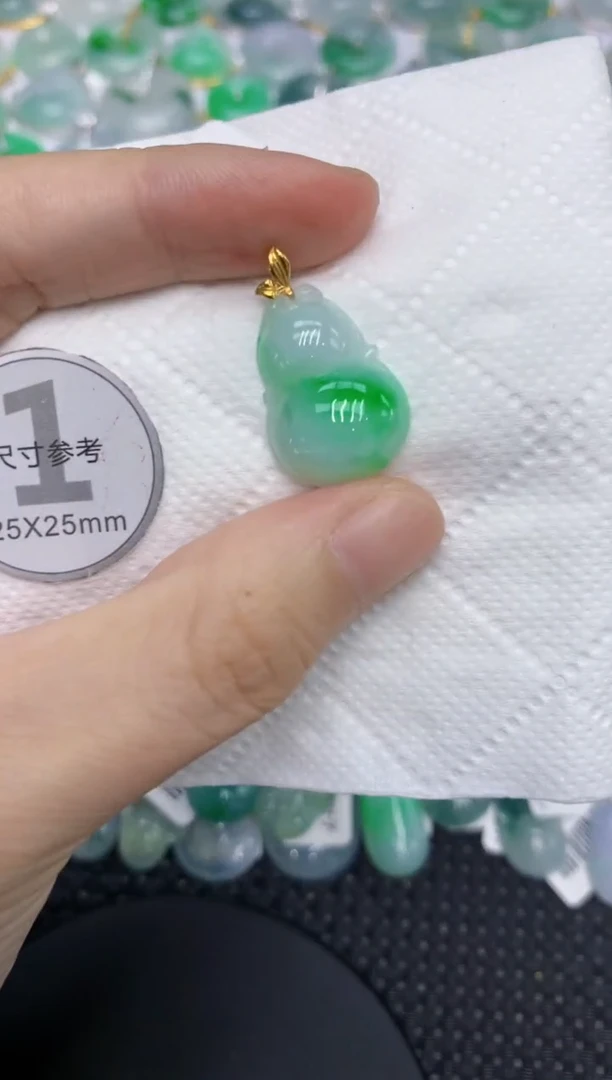 颈饰18K金镶嵌翡翠111111111