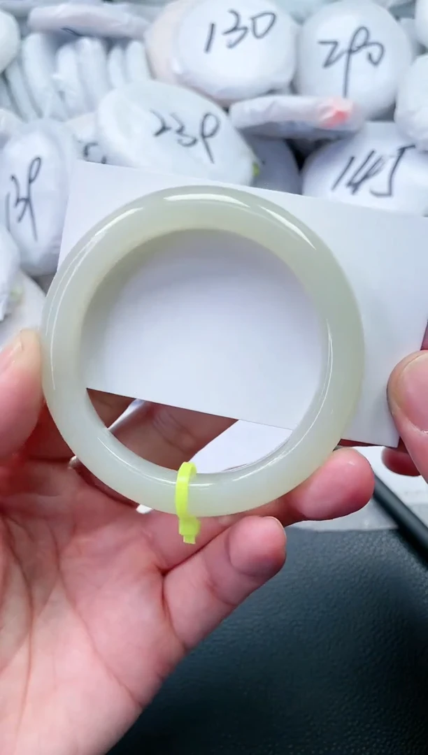 【闪购商品】和田玉手镯未镶嵌M874