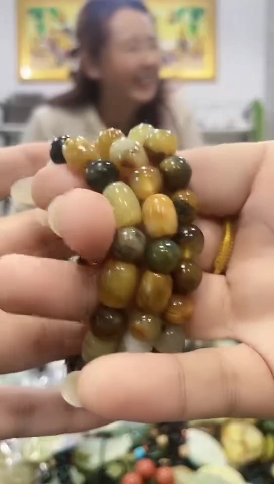 未镶嵌蛇纹石玉手串   多样性发货发其中一件