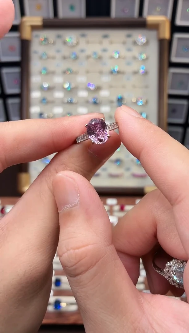 银S925镶嵌戒指绿柱石（摩根石）111