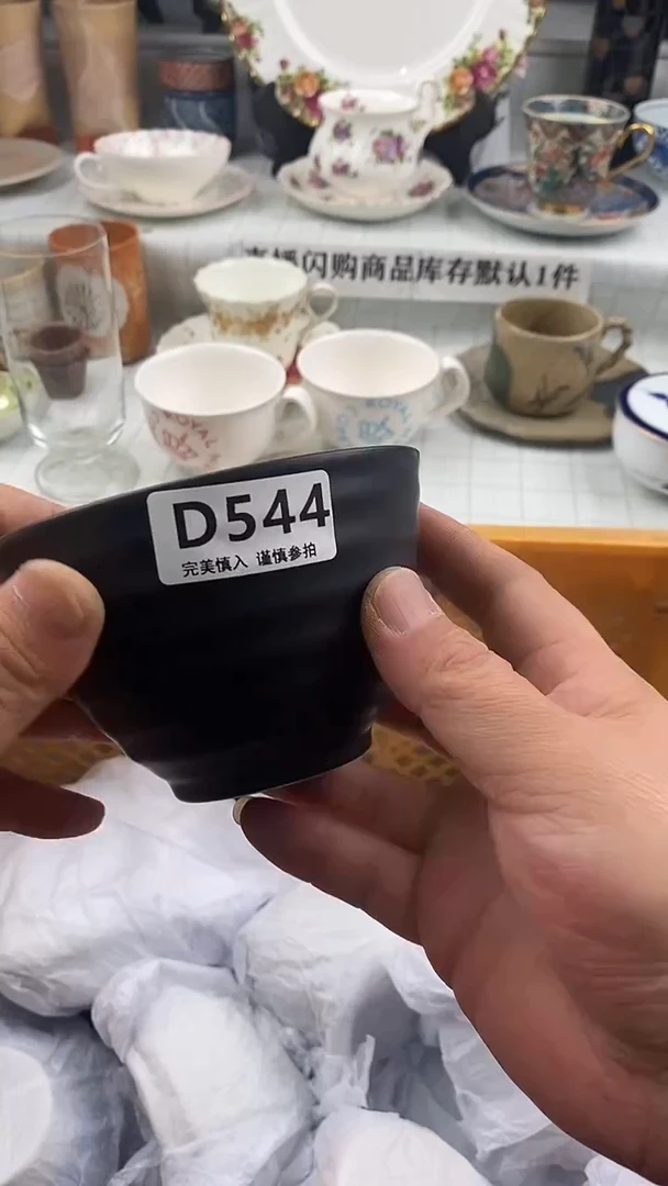 瓷片小***美    544