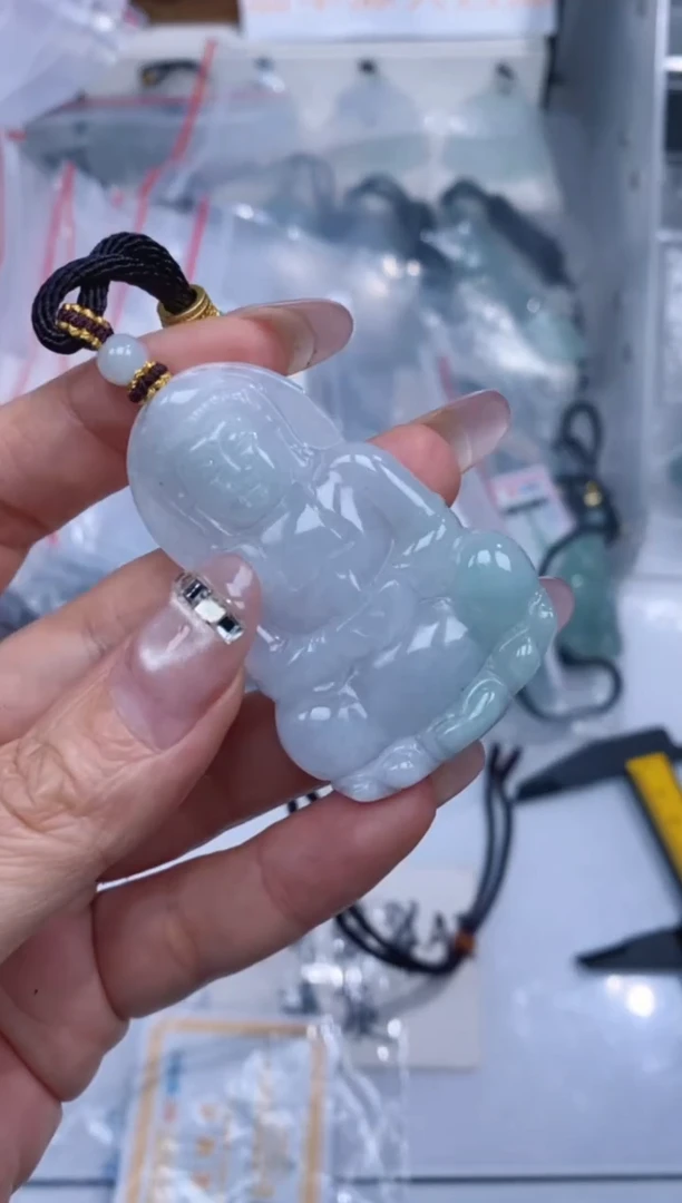 颈饰未镶嵌翡翠吊坠