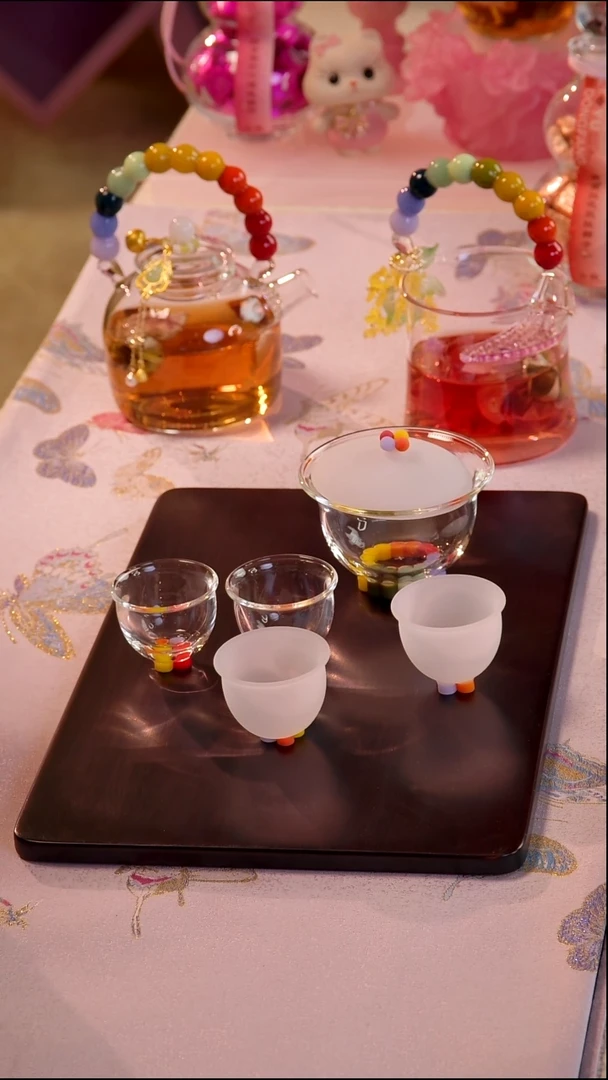 十卿  盖碗+4杯 如图所示