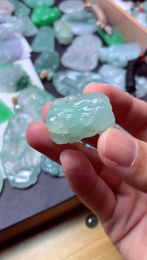 【闪购商品】翡翠颈饰未镶嵌天然翡翠