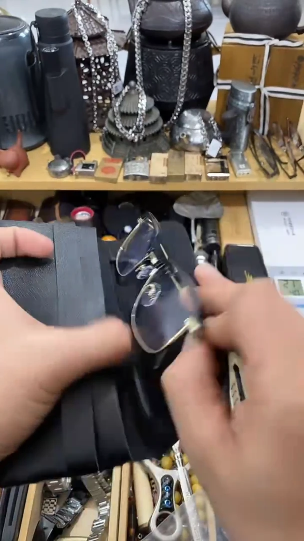 瓷片闪购商品  如图所示