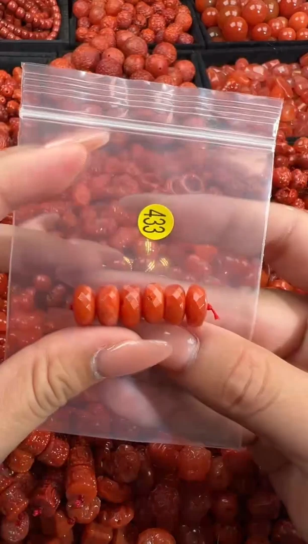 南红玛瑙未镶嵌颈饰1
