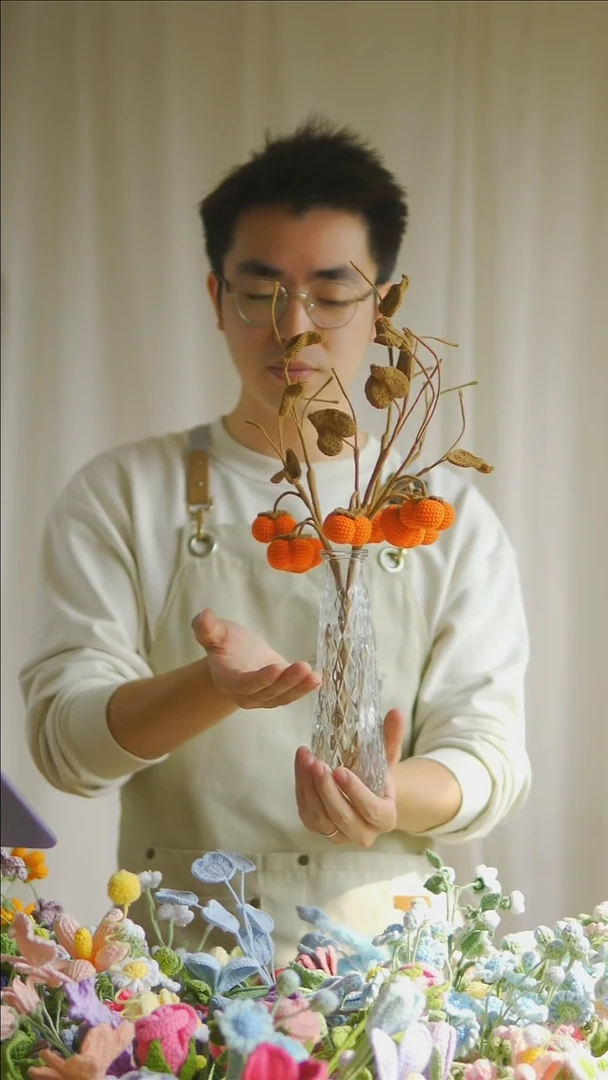 柿子花束送花瓶   猫三