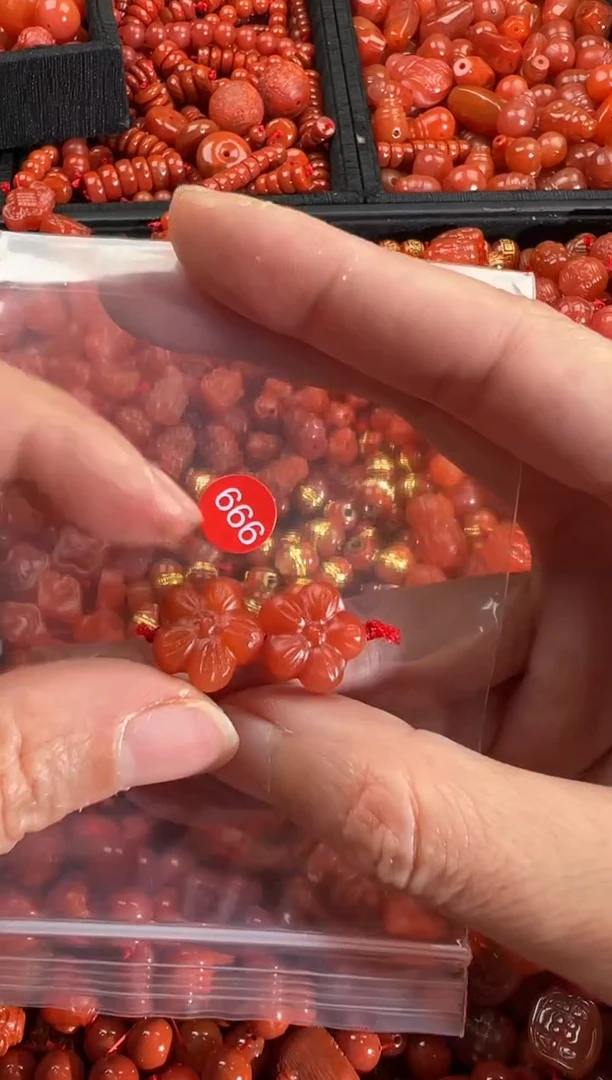 【闪购商品】南红玛瑙颈饰未镶嵌1