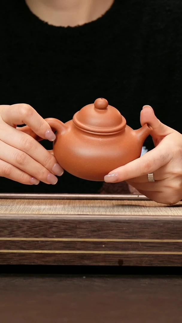 茶壶紫砂黄降坡  容天