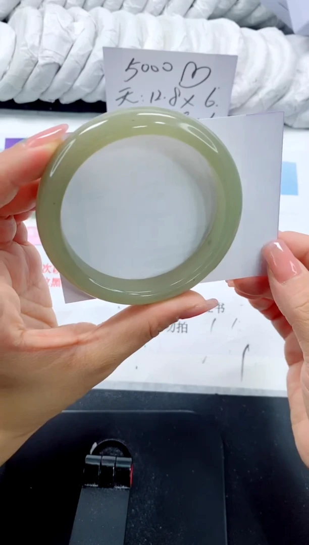 未镶嵌手镯石英质玉81-62.5