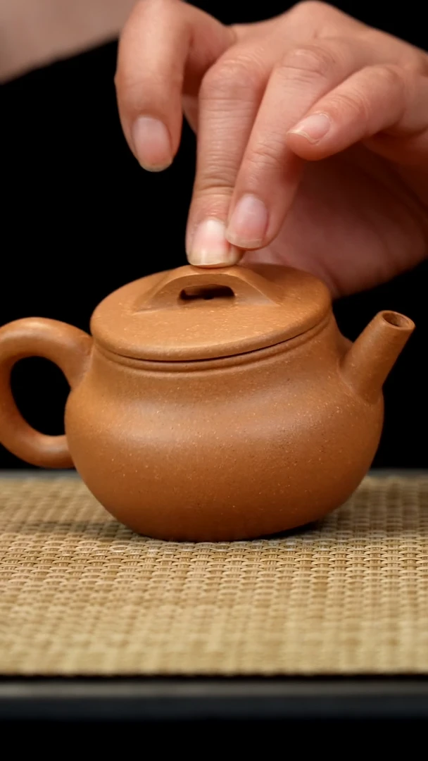 【闪购商品】紫砂茶壶黄降坡汉古150c