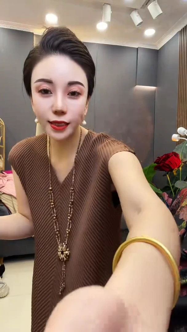 聚酯纤维（涤纶）咖色 蕾丝边裙