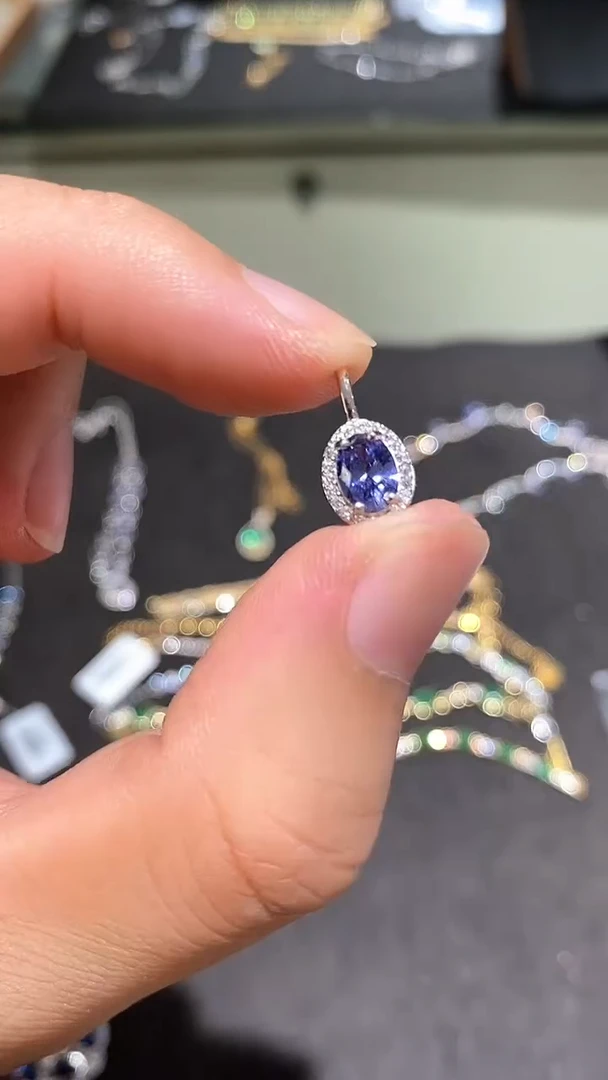 银S925镶嵌颈饰坦桑石吊坠