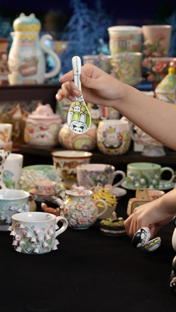 摆件陶哦*咦景德镇釉下彩手绘设计师款陶瓷