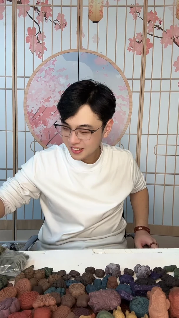 泥塑小*团红麝3个手牌