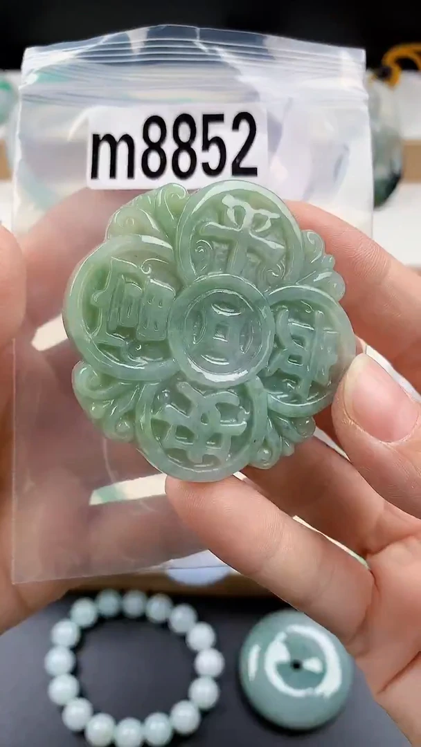 颈饰未镶嵌翡翠天然翡翠吊坠挂件