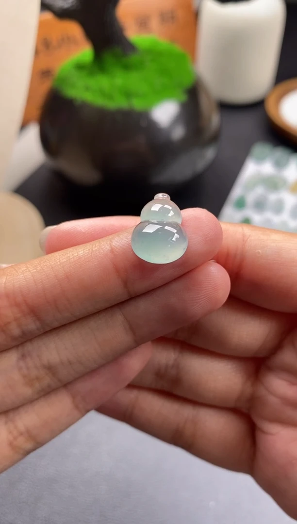 颈饰未镶嵌翡翠翡翠冰种葫芦