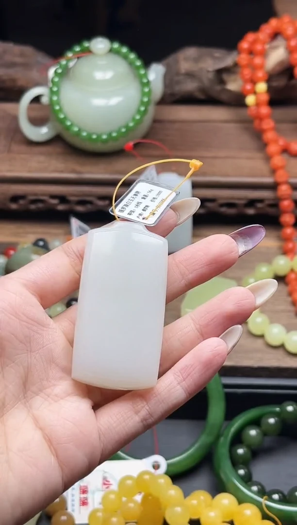 吊坠(不含链)未镶嵌和田玉俄白 无事牌9015905