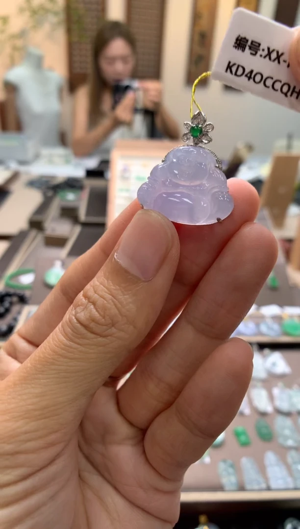 颈饰18K金镶嵌翡翠佛公