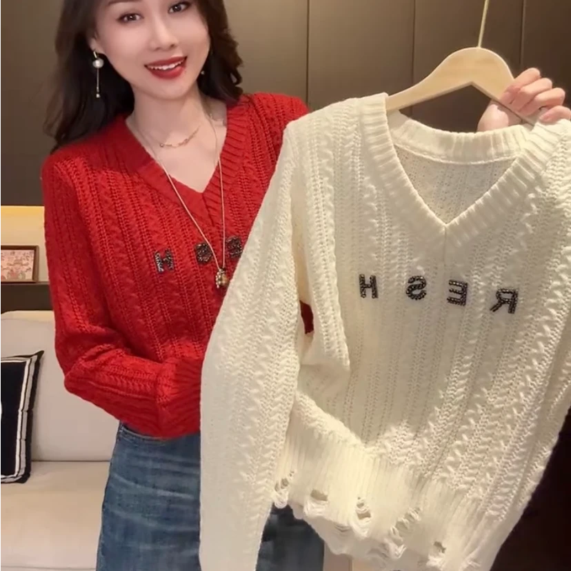 欧洲站2025秋冬新款字母烫钻百搭显瘦V领破洞短款针织衫套头毛衣