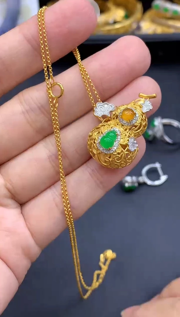 颈饰18K金镶嵌翡翠665-中国好珍宝