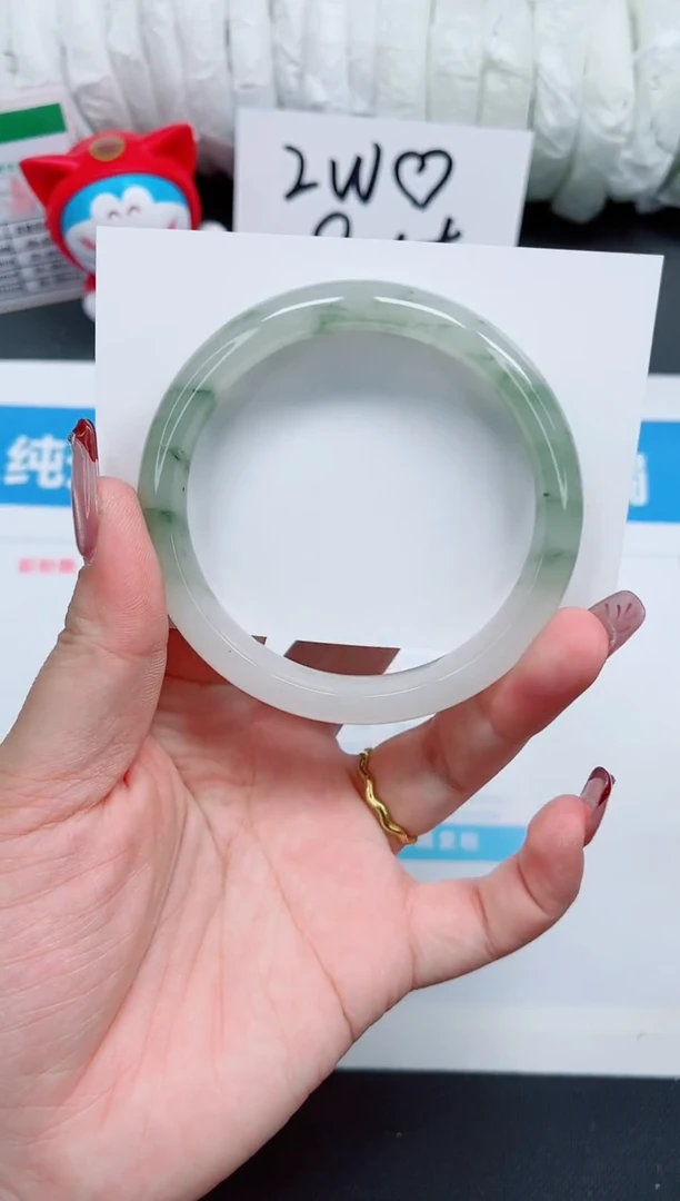 【闪购商品】石英质玉手镯未镶嵌275