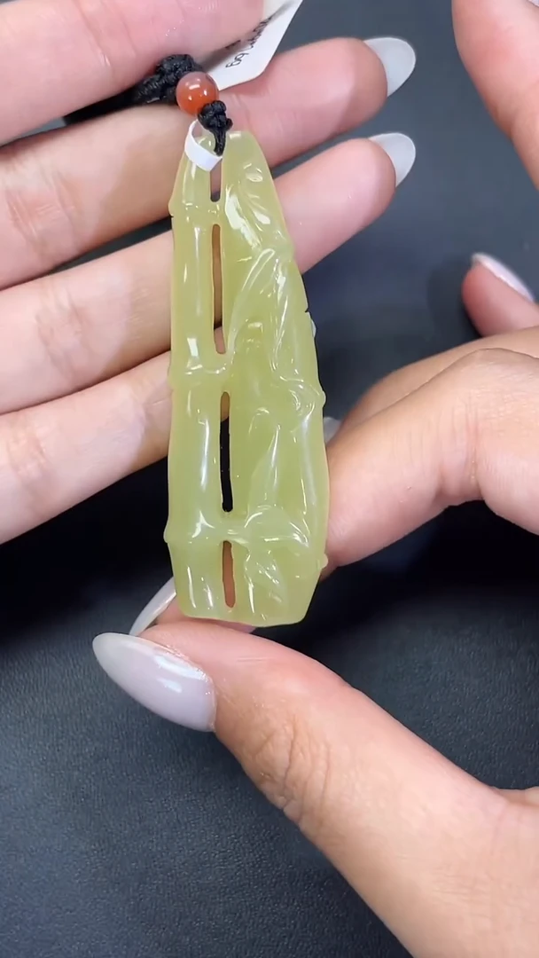 颈饰未镶嵌和田玉710088#和田玉若羌鸡油黄双竹节吊坠多人