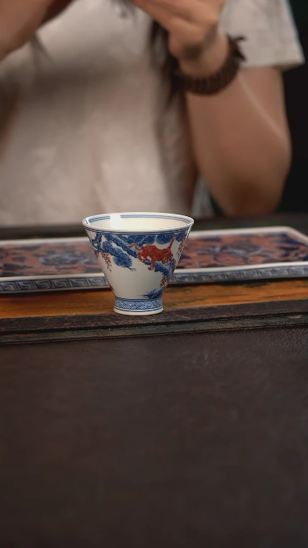 贵红窑青花釉里红马上封侯斗笠杯