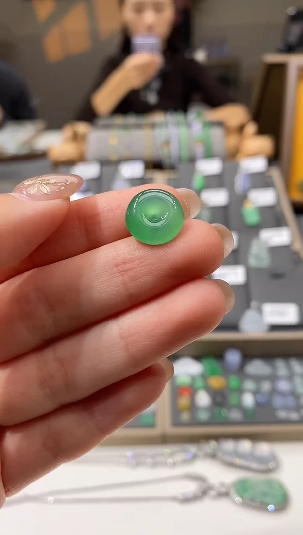 颈饰未镶嵌翡翠平安扣