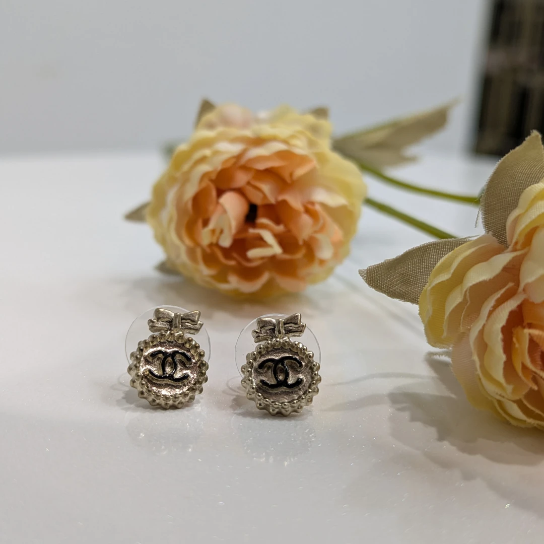99新 Chanel/香奈儿 经典时尚双C蝴蝶结耳钉AA0085