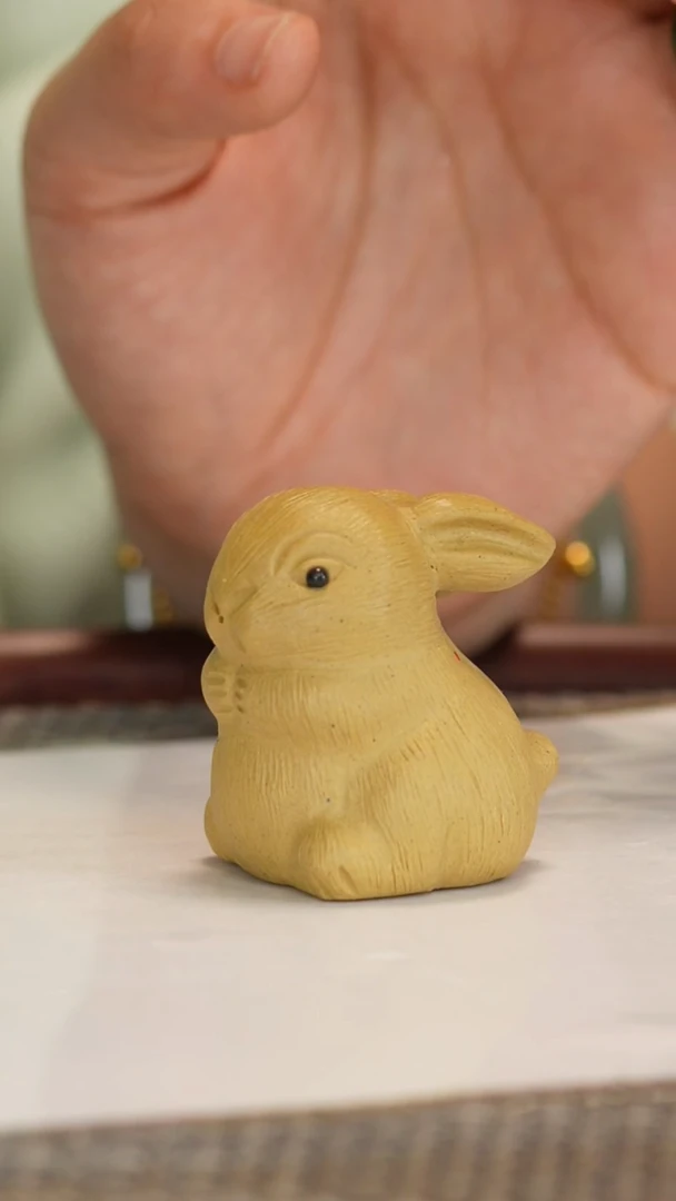 【闪购商品】紫砂茶宠黄金段小兔子
