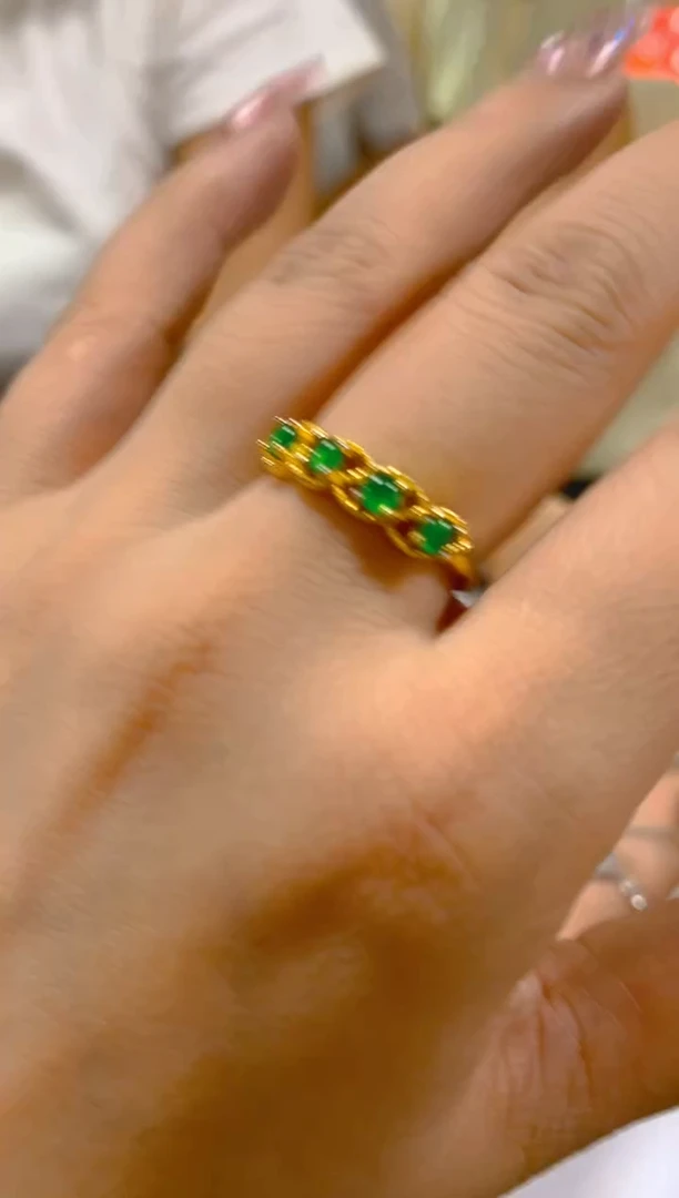 翡翠戒指未镶嵌多样性发一