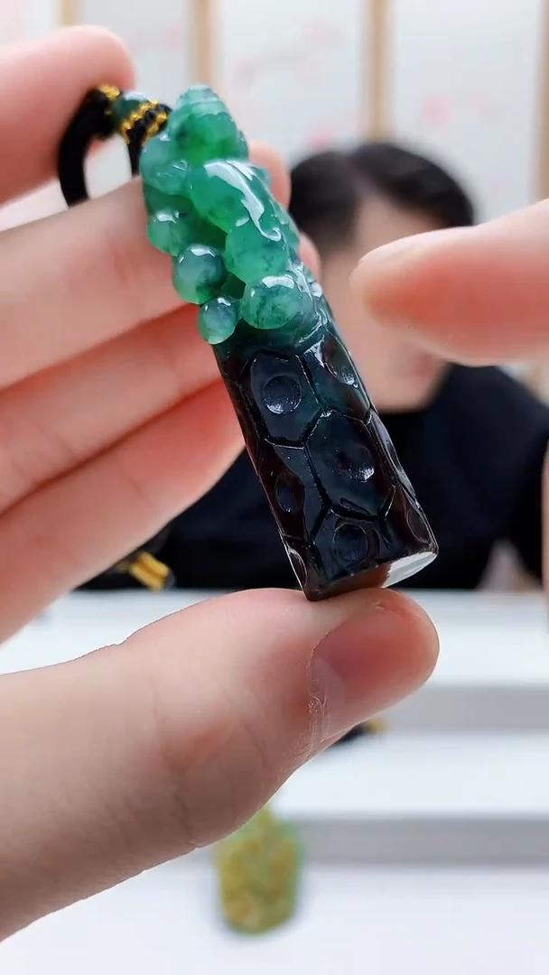 未镶嵌定制翡翠5060bb-毛货挂件76