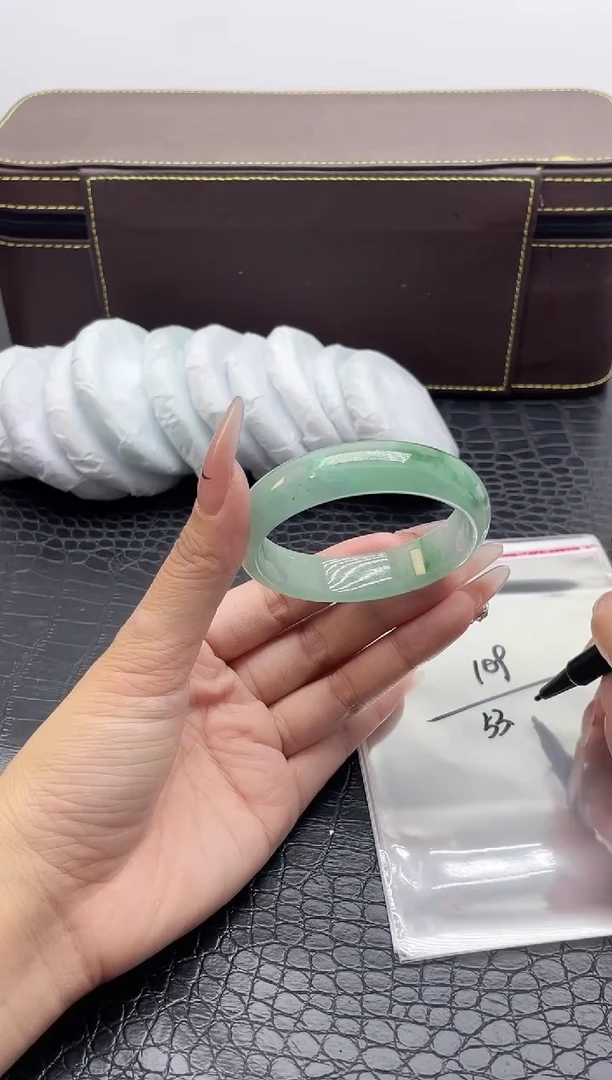 109手镯所见即所得拍啥发啥