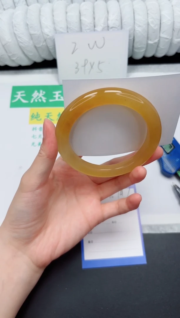 未镶嵌手镯石英质玉147-61.4HL