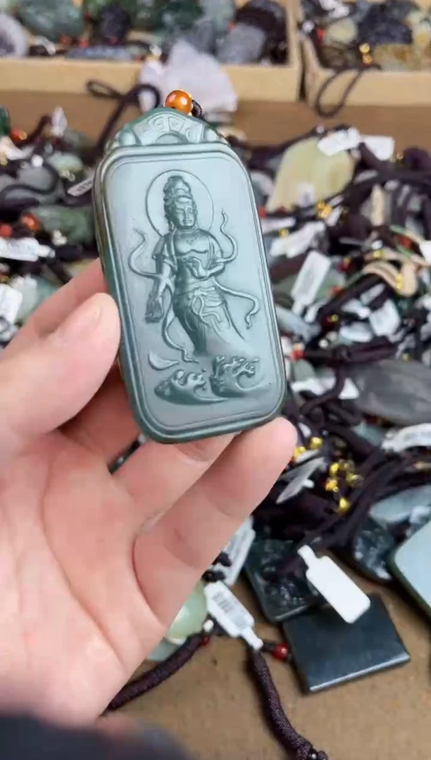 颈饰未镶嵌和田玉1