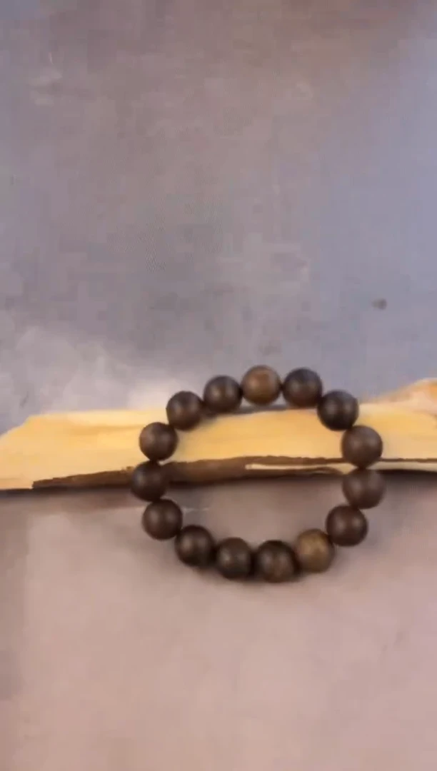 沉香沉香碎屑+海南老白奇14圆珠单圈沉24克+多样性发一