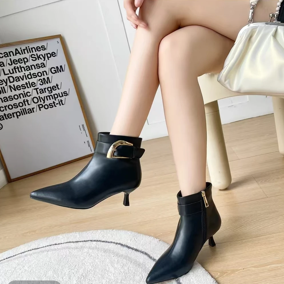 563603  冬季新款法式细根尖头气质短靴加绒