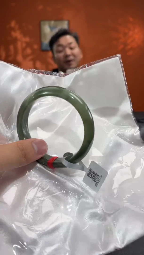 未镶嵌手镯翡翠3